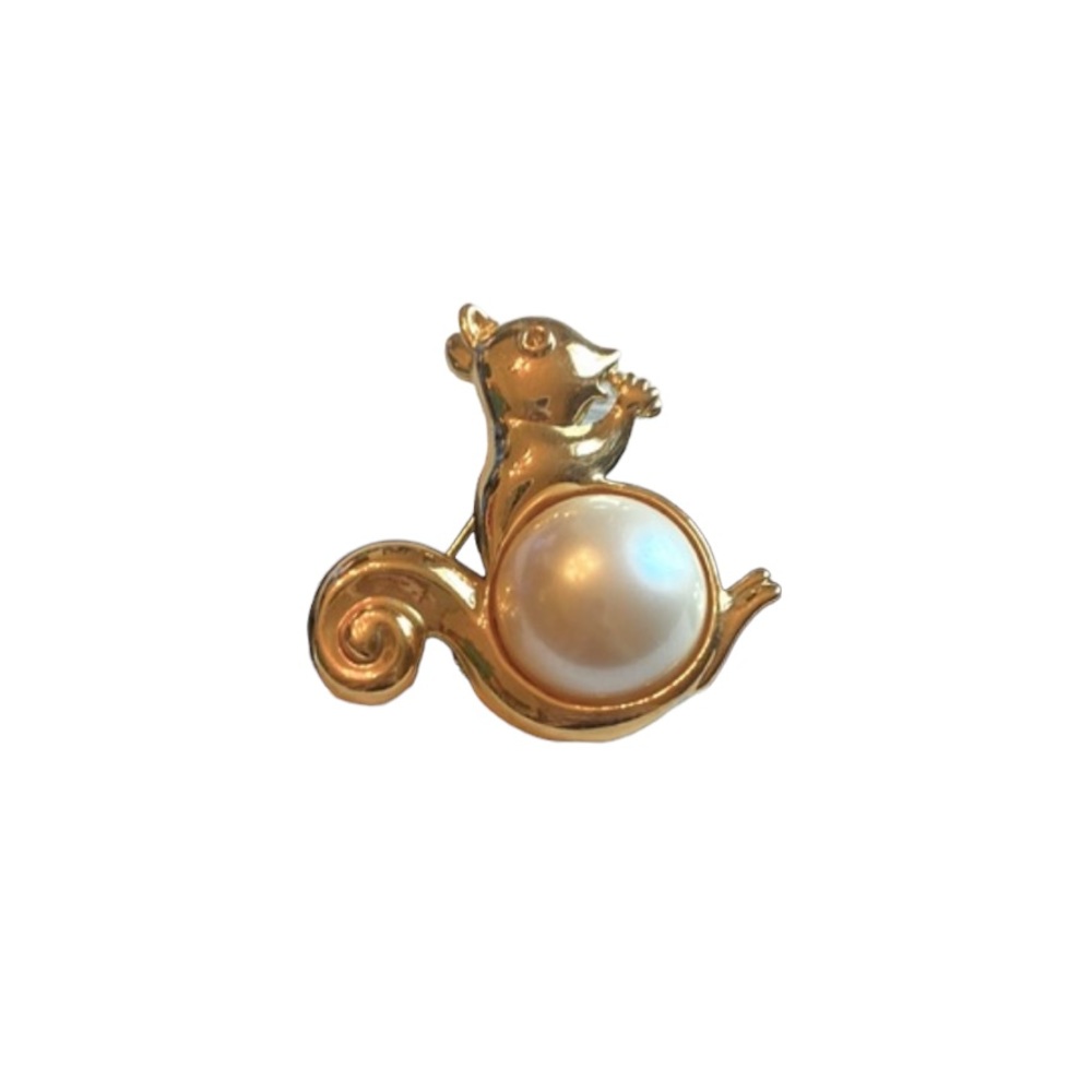Vintage Gold and Pearl Squirrel Pin